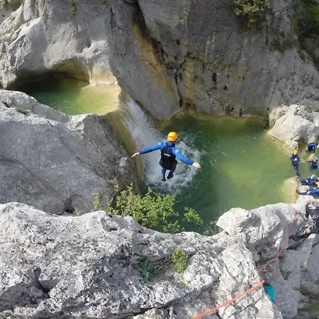 Avec Piscine Dans Pont D'arc Villa Vallon-Pont-dʼArc