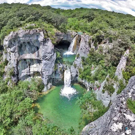 Avec Piscine Dans Pont D'arc * Vallon-Pont-dʼArc
