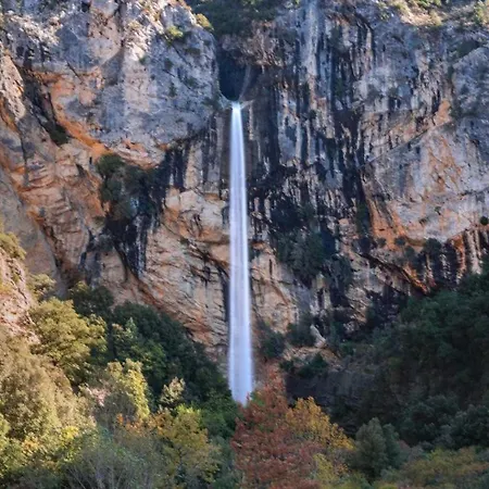 Avec Piscine Dans Pont D'arc *